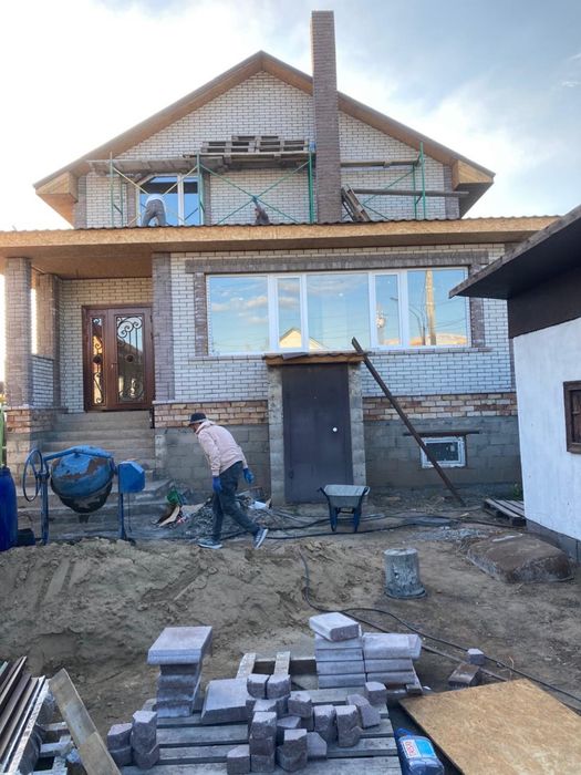 Каменщики-облицовщики