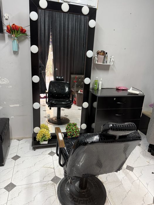 Салонга керакли барча жихозлар сотилади