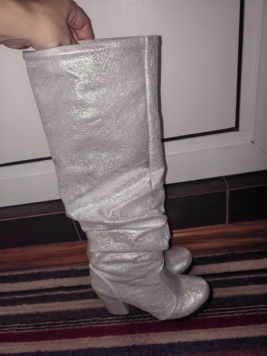 Дамски сребристи ботуши