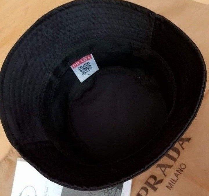 Palarie Prada,marime universala, logo metalic, saculet, etichetă