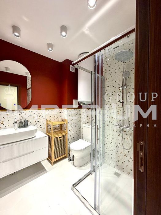 ПЪРВИ НАЕМАТЕЛИ! Двустаен апартамент с ПАРКОМЯСТО под наем - жк. Млад