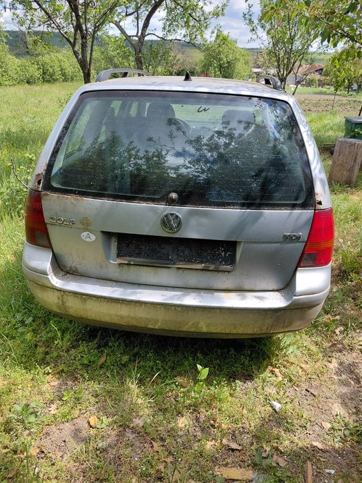 Vând golf 4 an 2001