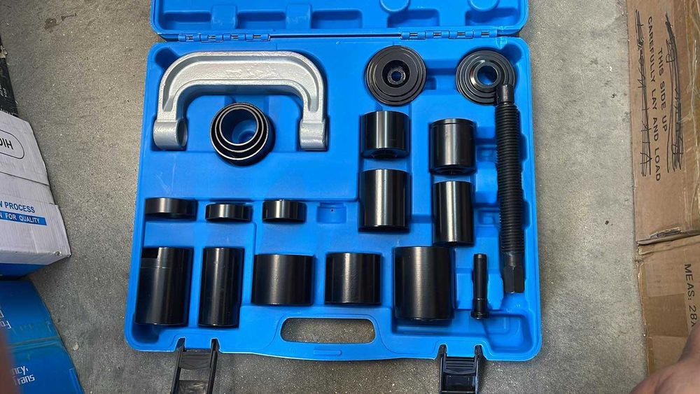 Комплект за демонтаж и монтаж на лагери, шарнири и тампони 21 ч Kraft