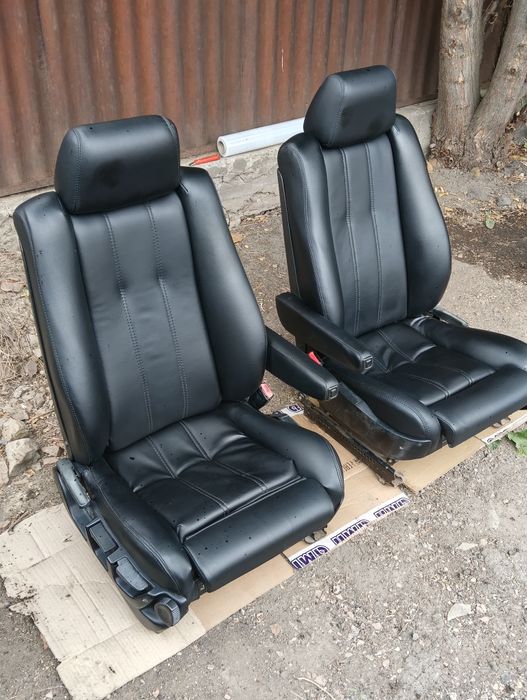 Продам передние сиденья на БМВ Е34