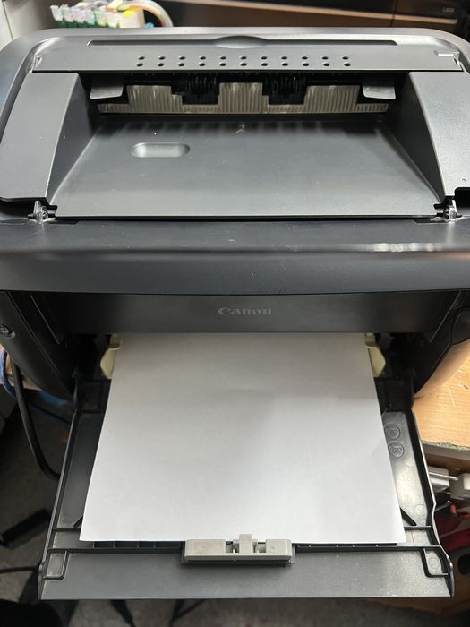 Продается черно белый принтер canon 6000 b