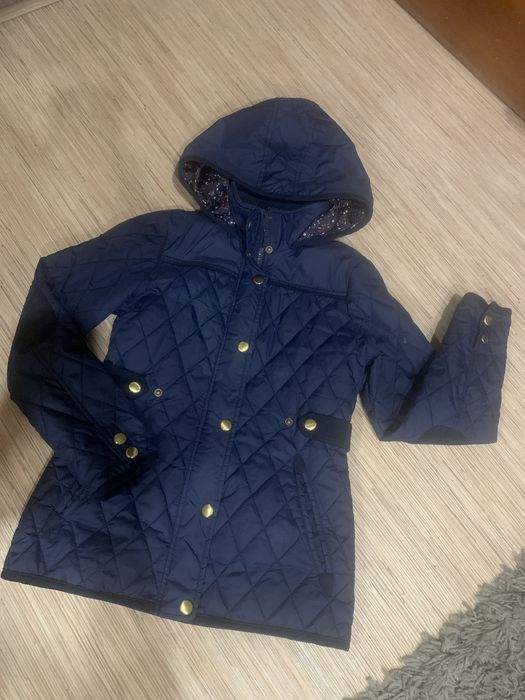 Продаю куртки на девочку