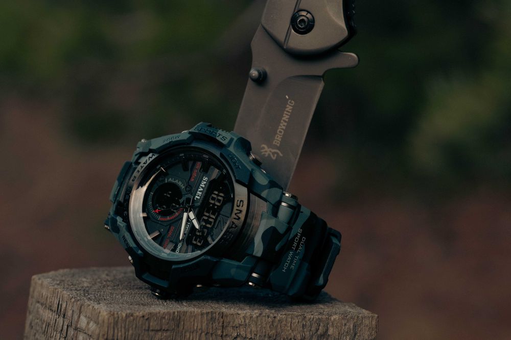 Мужские стильные часы.