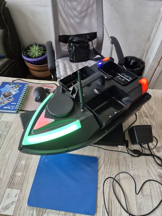 Лодка За Захранка ZV06 GPS-100 Точки 12000mAh Нов Модел!