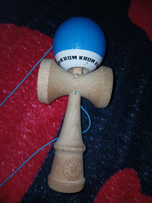 Kendama semnata de XRemus