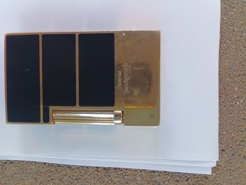 Запалка S. T. Dupont 4FK12J8, златно покритие, черен лак.