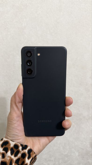 Телефон Самсунг Samsung GALAXY S21 FE