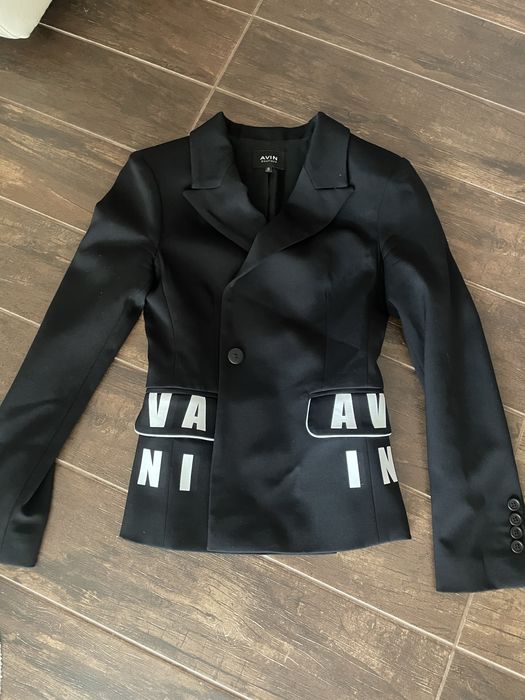 ЗаменямСако Avin ,S .Ново,само етикета е свален.                     .