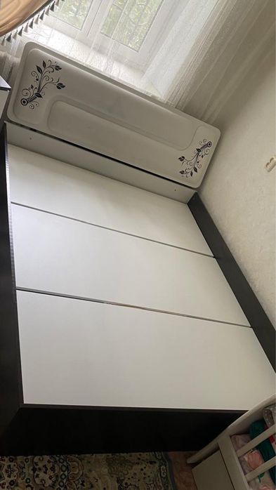 Продам кровать с матрасом