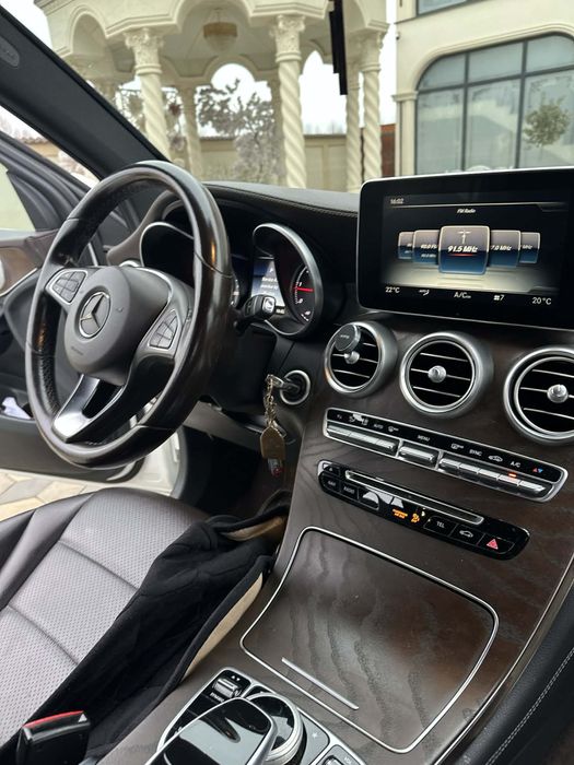 Se vinde mercedes glc 220 4 matic