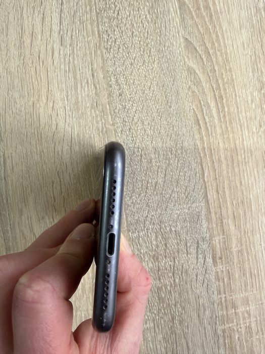 iPhone 11 • 128GB • Black • Liber rețea