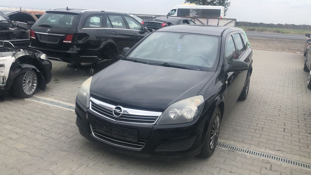 Dezmembram Opel Astra H 1.7 CDTI an fabr. 2010
