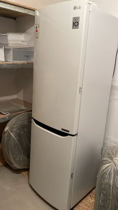 Холодильник LG..