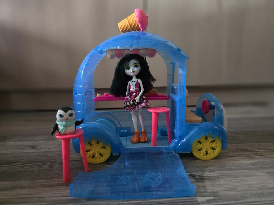 Enchantimals Wheel Frozen Treats Preena Penguin Doll & Playset