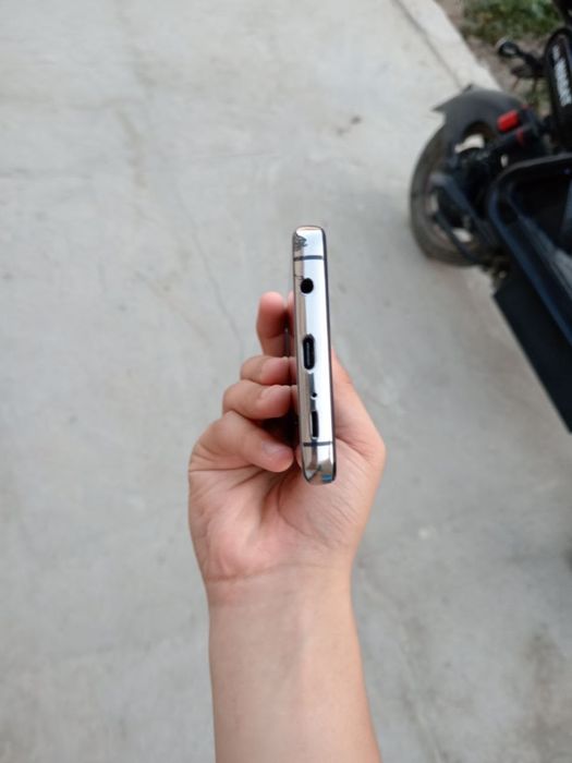 S 10+ 8/128 pubg 60fps holati ideal aybi orqa krishka almashgan
