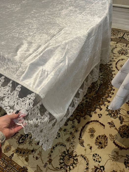 Продам Большой стол со стульями