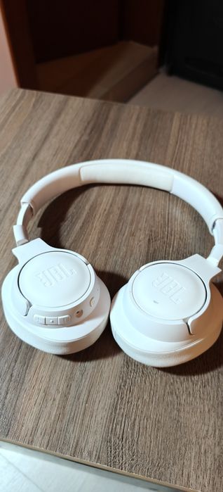 Безжични Слушалки JBL TUNE 720 BT