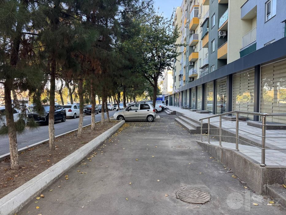 Срочно сдается в аренду нежилое помещение. Универсам круг.
