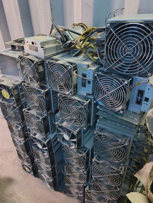 Продам майнер ASIC Bitmain Antminer D3