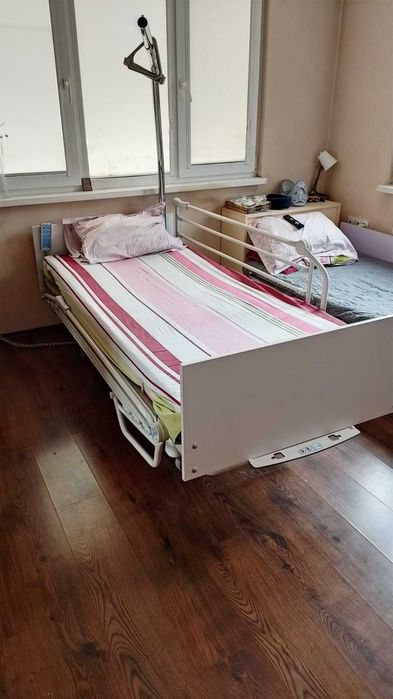 Болнично легло електрическо в отлично състояние