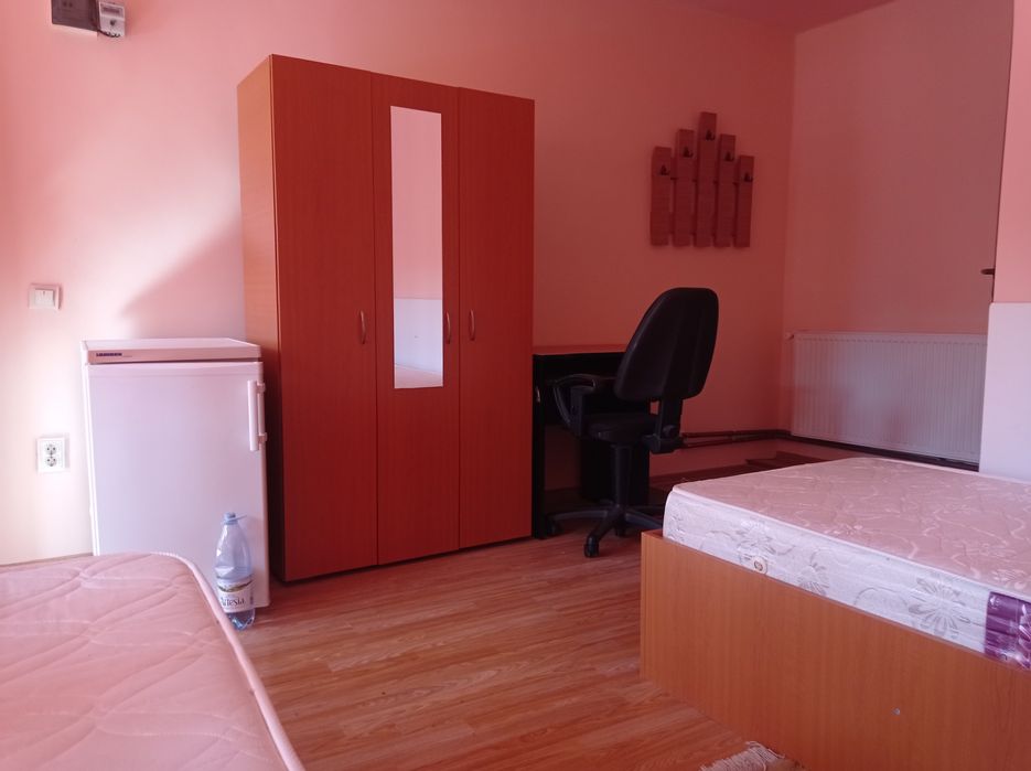 Inchiriez garsoniera Brasov la vila