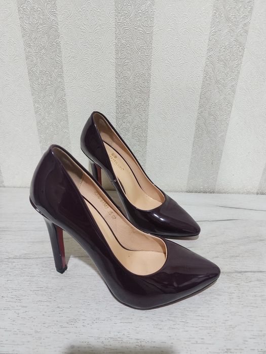 Туфли на каблуке лодочки