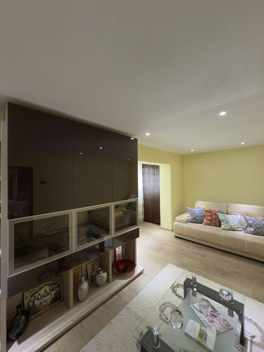 Inchiriez apartament 3 camere