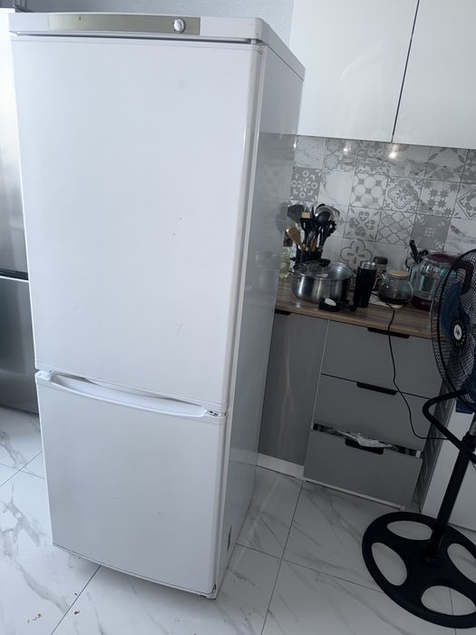 Холодильник indesit