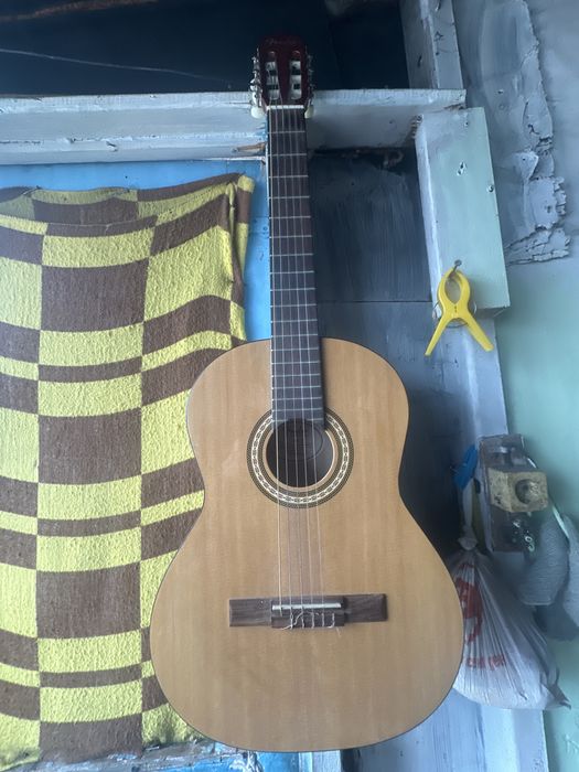 Продавам китара в добро състояние