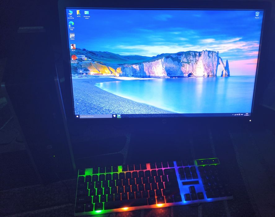 Компютър HP+Монитор HP и Клавиатура