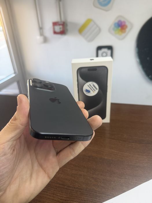 Vand Iphone 15 Pro 256Gb Full box