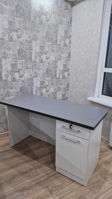 Продам офисные столы