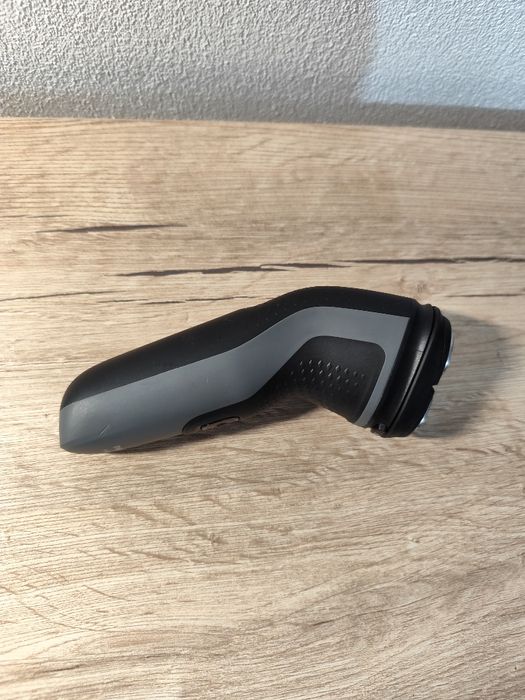 Mașină bărbierit Philips series 1000