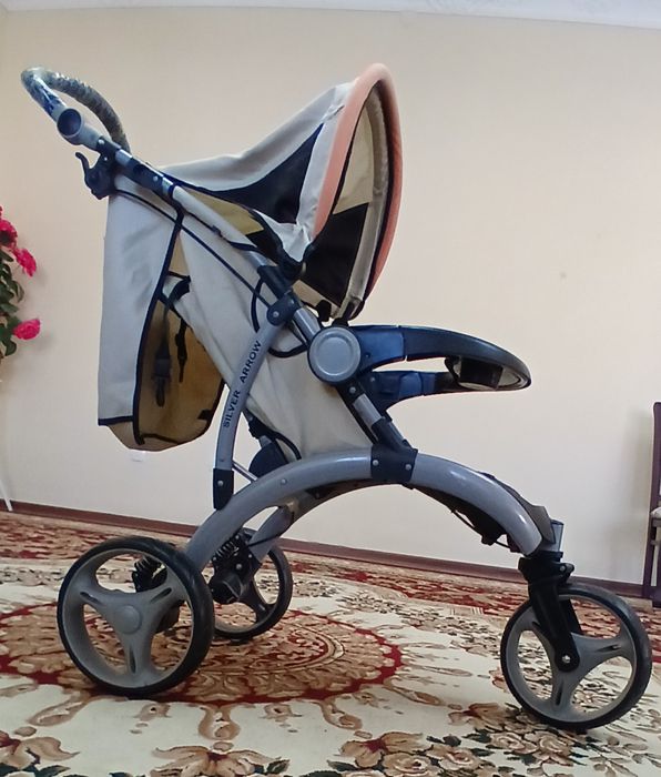 Болалар коляскаси жуда баккуват