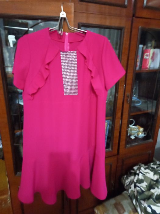 Продам платье женское