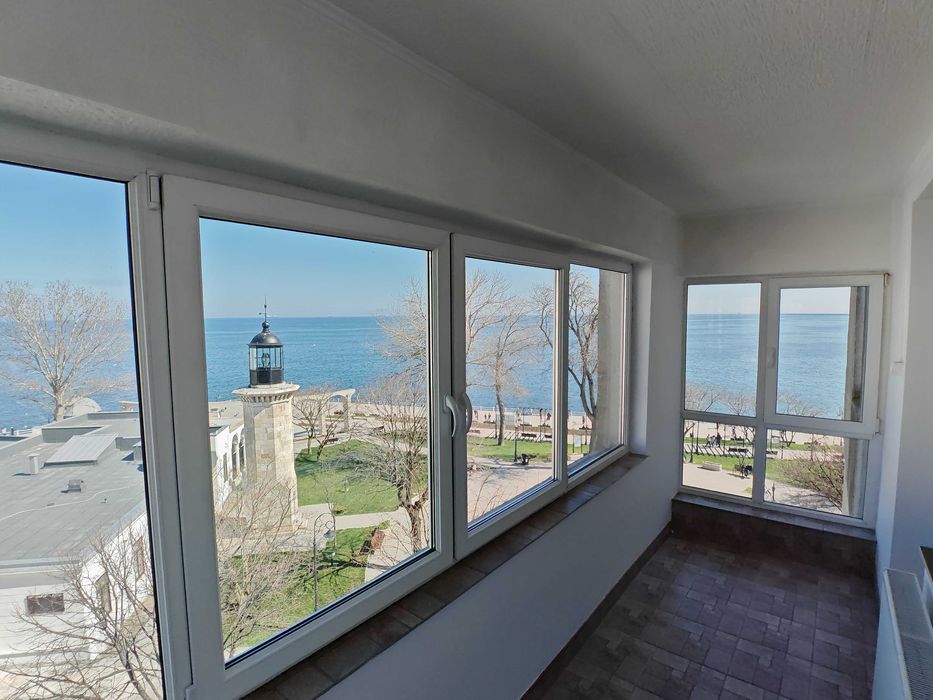 Apartament de vânzare cu vedere panoramică la mare