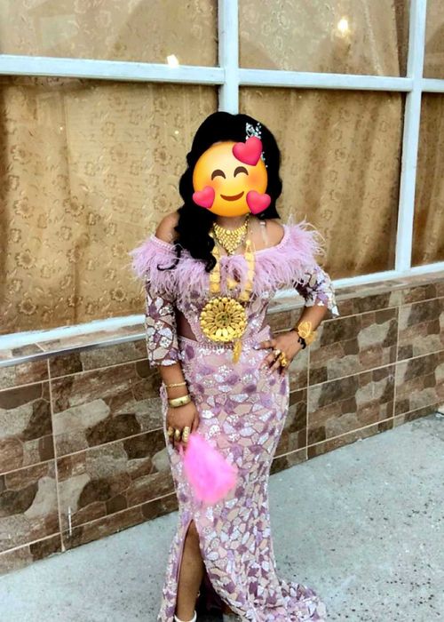 Официални рокли.