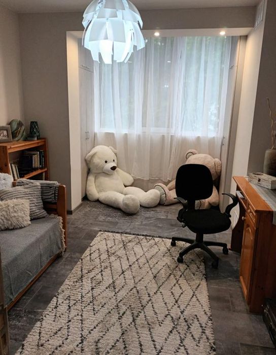 Дава се под наем Тристаен апартамент в Пловдив, Кършияка - 100 кв.м за 550 € - Снимка #2