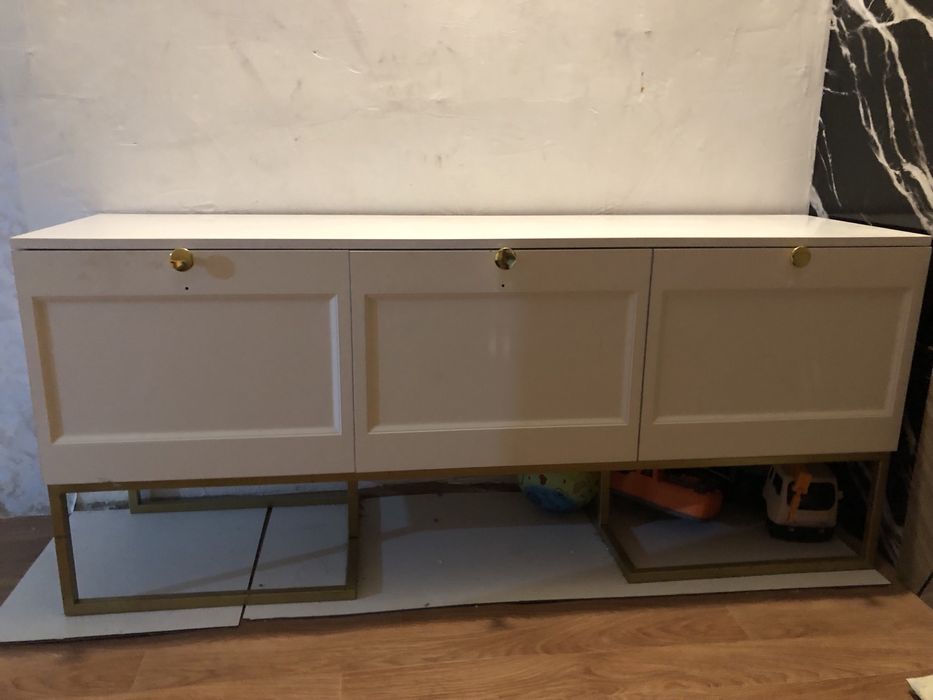 тв шкаф ұсталынған