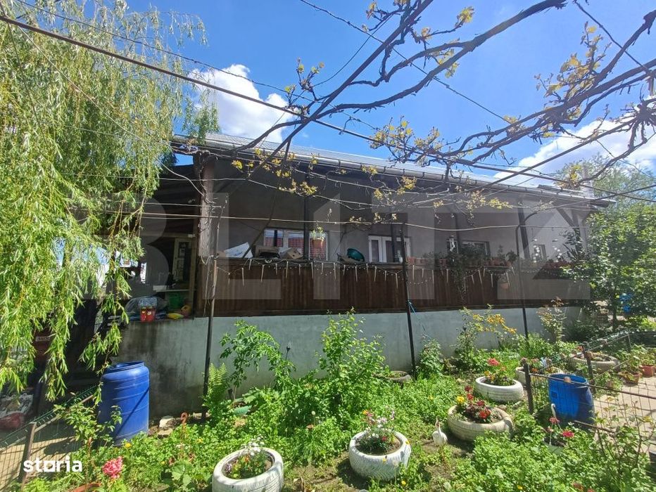 Casa de locuit si spatiu comercial, teren 7300 mp, Hreatca, com. Vultu