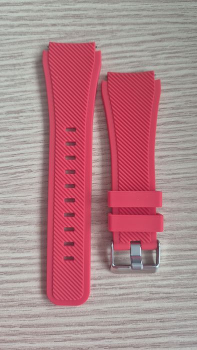 3 броя чисто нови силиконови  каишки за часовници с размер 22