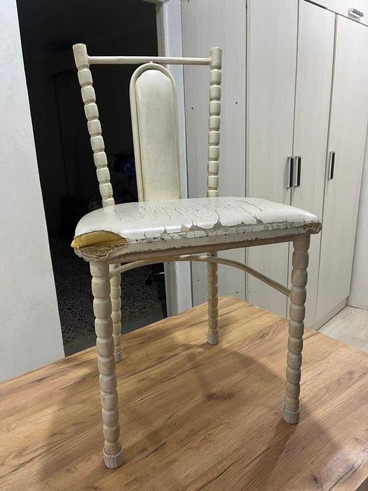 Кухонный стол +4 табуретки Б/у