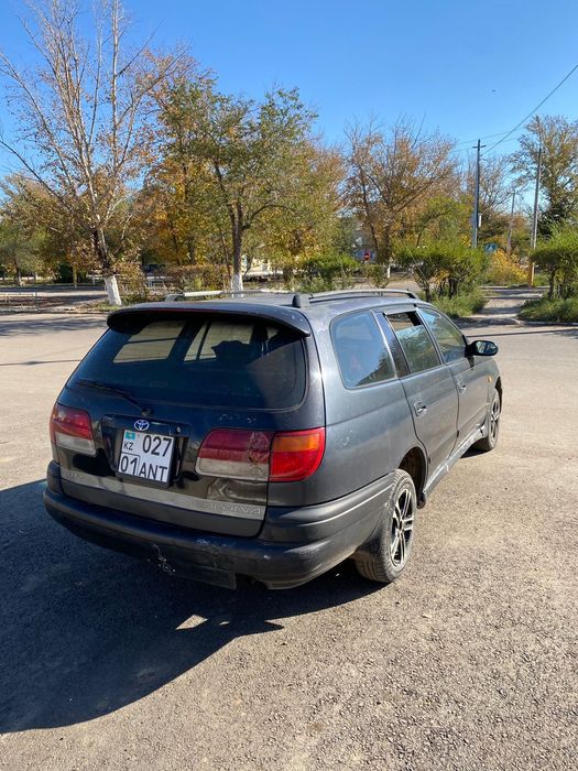 Продам TOYOTA CALDINA 2001 г.