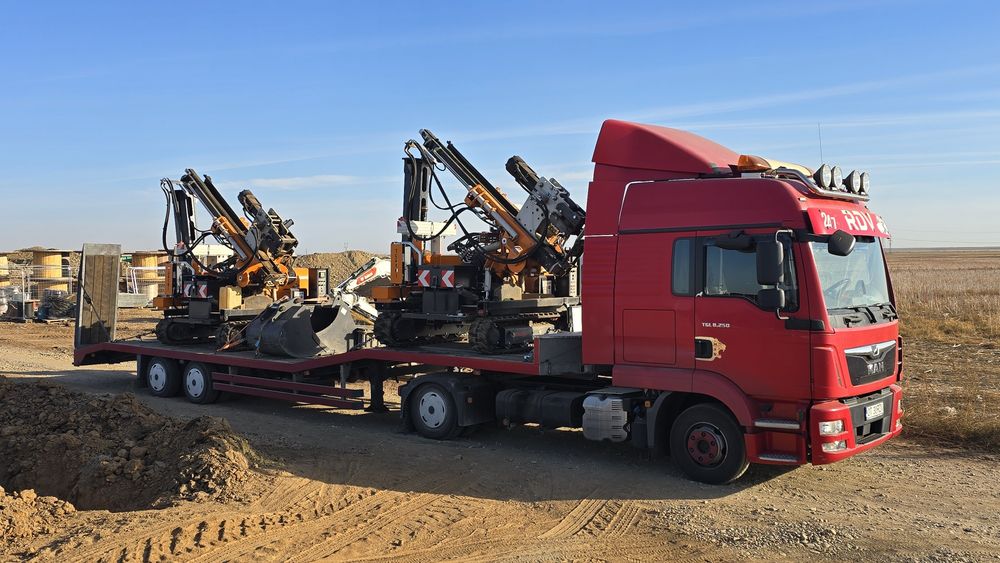 Platforma Transport Utilaje Grele Tractari Auto Recuperator Camioane Dube Trailer Buldoexcavatoare Tractoare Combine Microbuze Autoutilitare DEx12 A1