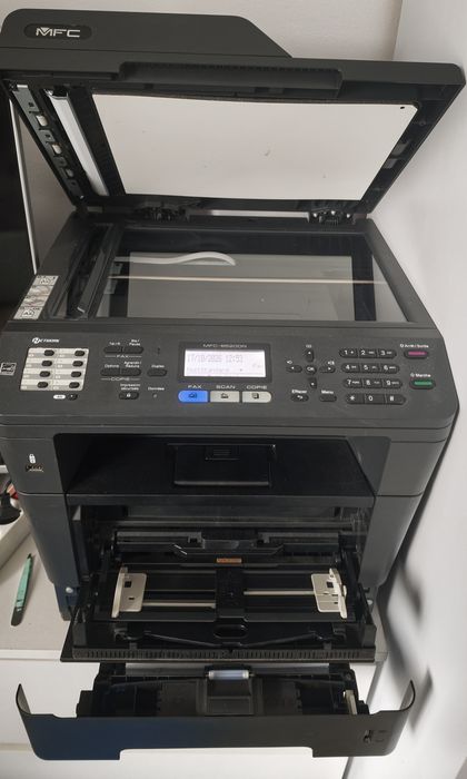 Imprimanta multifunctionala Brother MFC-8520DN
