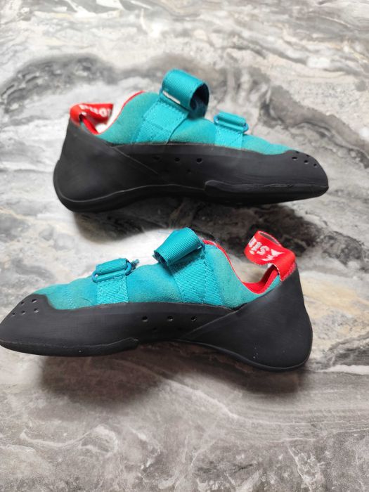 Обувки за катерене детски